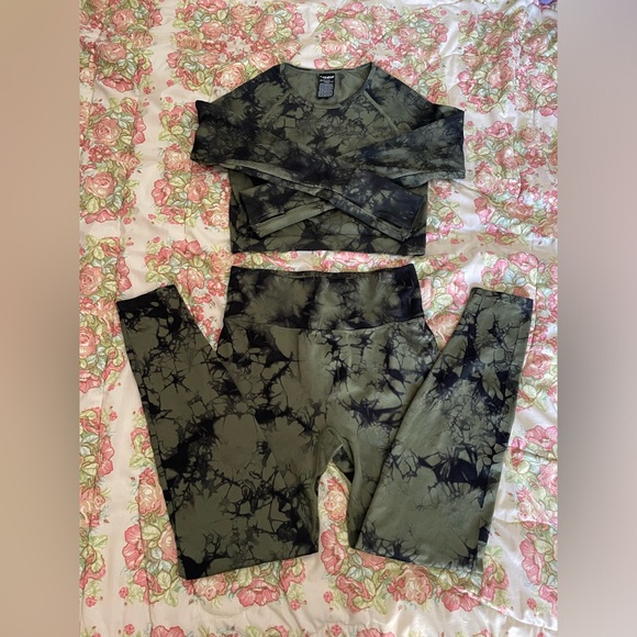 PINK  Victoria Secret Activewear Sets - Picture 1 of 7